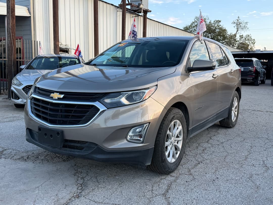 2019 CHEVROLET Equinox LT (1LT) photo 1 of 14